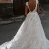 E165 ASTRID ABELLA WEDDING DRESS