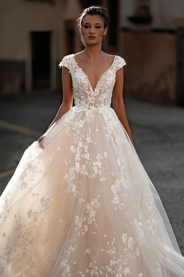 E165 ASTRID ABELLA WEDDING DRESS