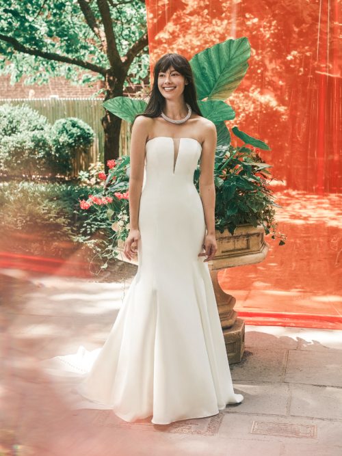 Logan gown draws inspiration from the timelessness of an understated strapless silhouette