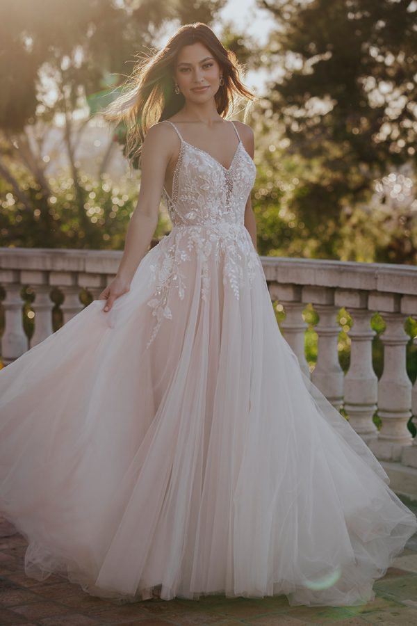 R3657 Allure Romance