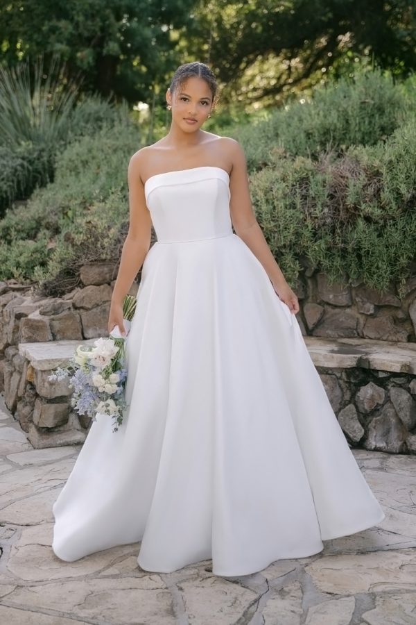 R3715 Allure Romance