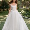 R3907 Allure Romance