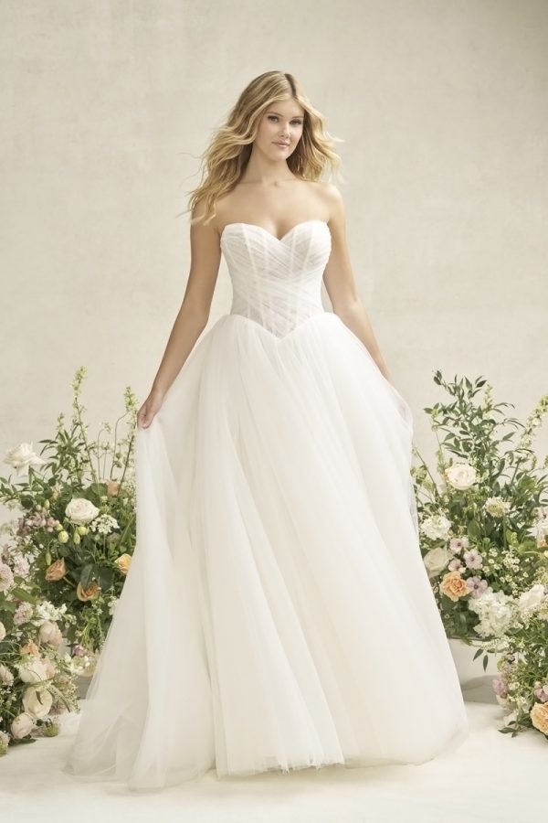 R3917 Allure Romance